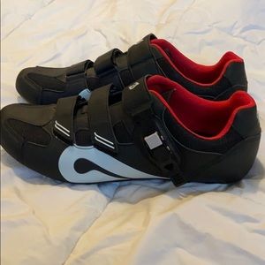 Men’s size 13 (47) peloton clip in shoes